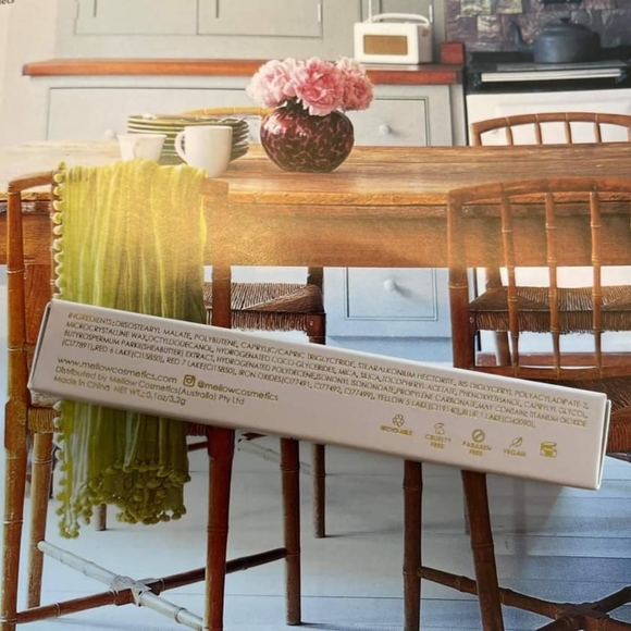 New MELLOW Liquid Lip Gloss - Picture 3 of 7